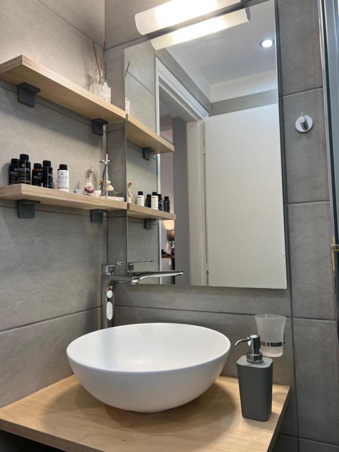Апартаменты Living Near Acropolis By Sylvia Staikou At Nikis Str Афины Экстерьер фото